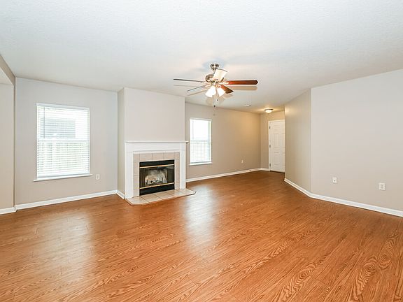 4th image of 1071 Collinswood Dr W
