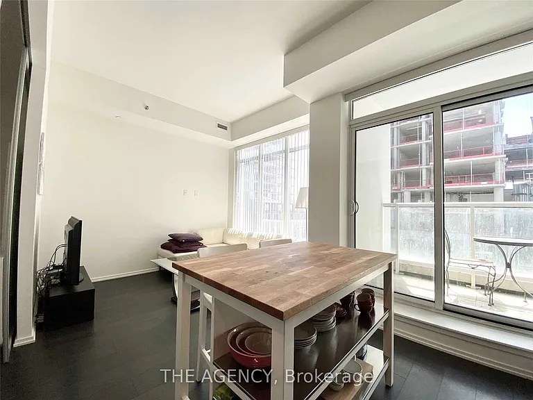 783 Bathurst St #718 — Photo 18