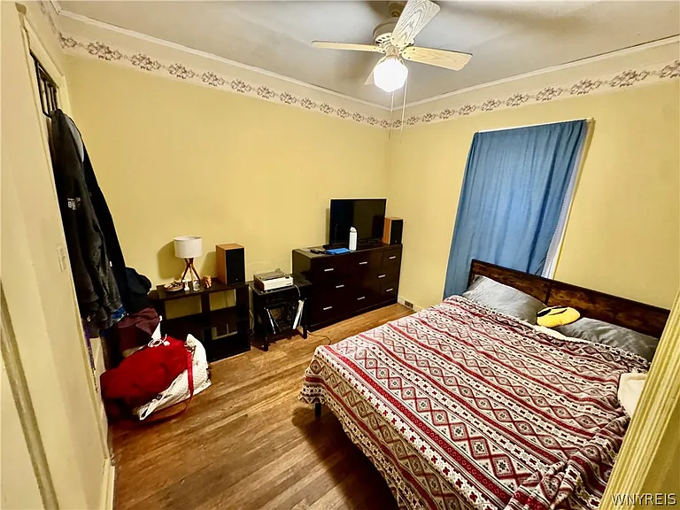 7 Berkley Pl — Photo 8