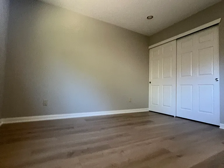 120 Holstrom Cir — Photo 12