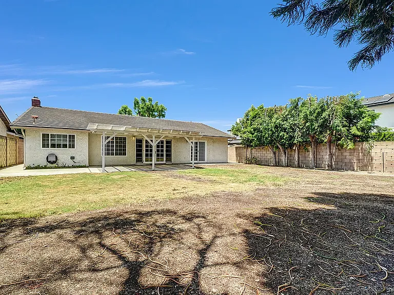 18096 Lemon St — Photo 30