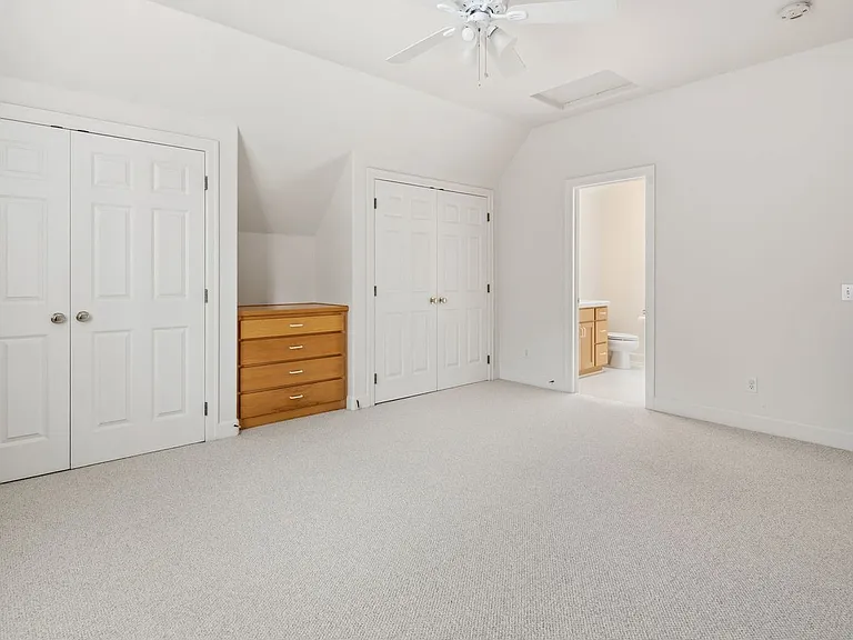 1588 Oak St — Photo 29
