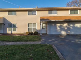2207 Orchid Ln, Crest Hill, IL 60403