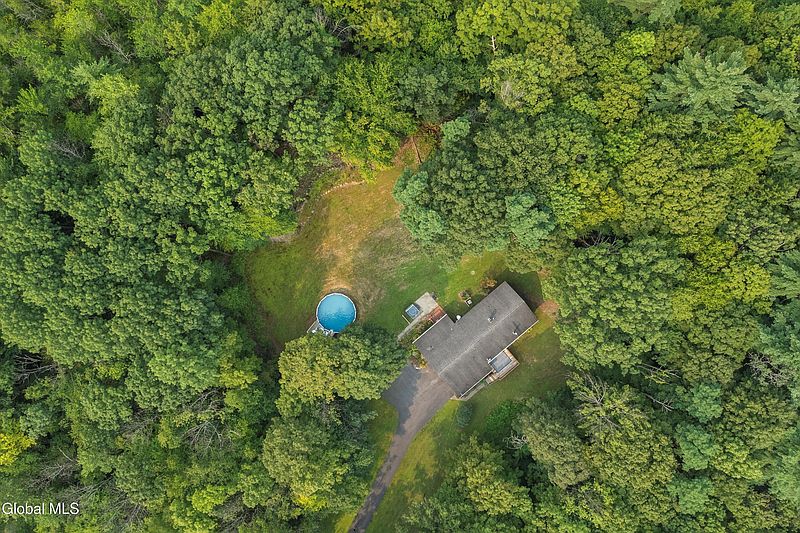 3rd image of 825 Stone Church Road