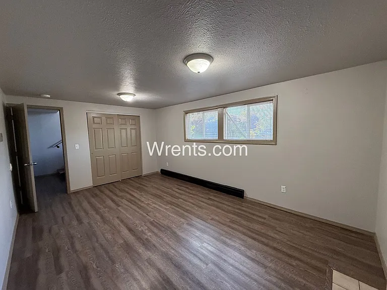 11005-11007 E 32nd Ave — Photo 13