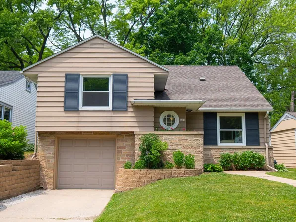 629 Pleasant View STREET, Wauwatosa, WI 53226