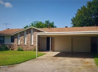1025 Coury Rd, Everman, TX 76140