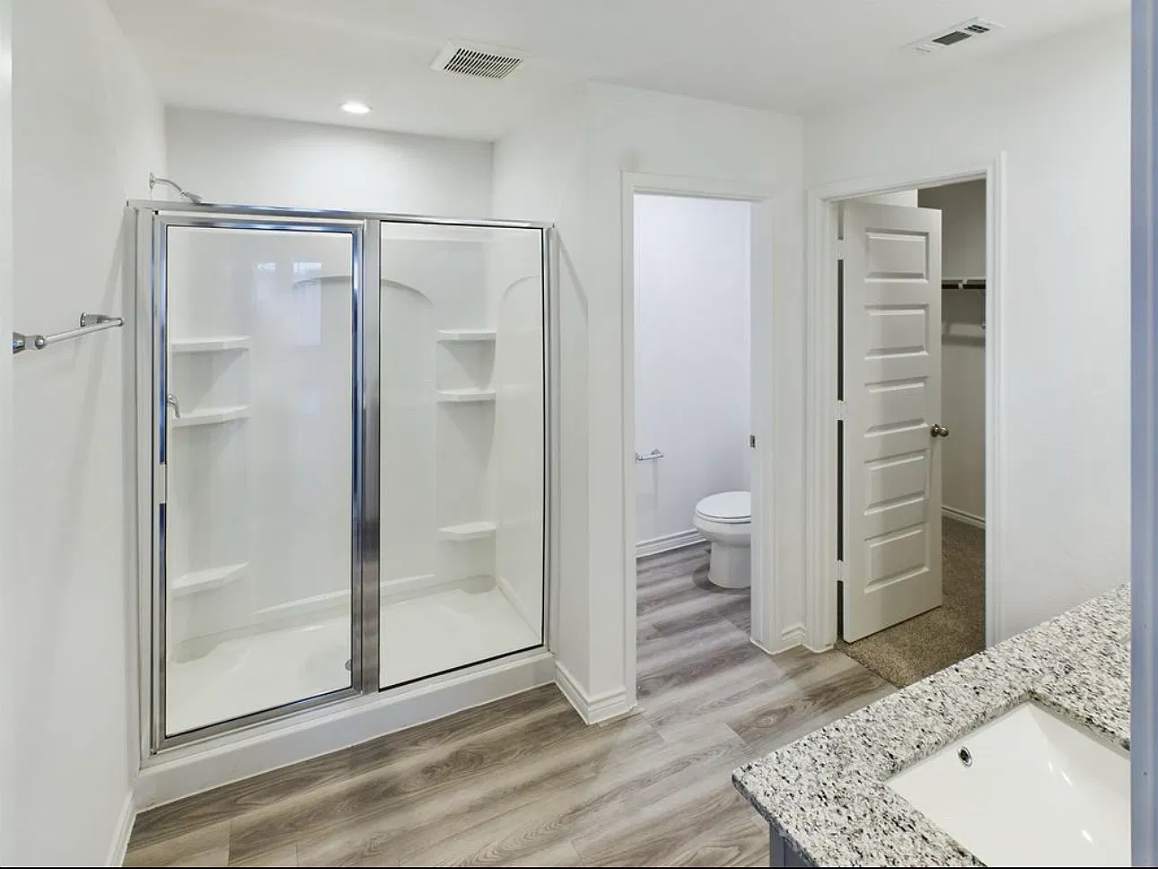 3 bed, 1409 sqft, $2,125 — Photo 4