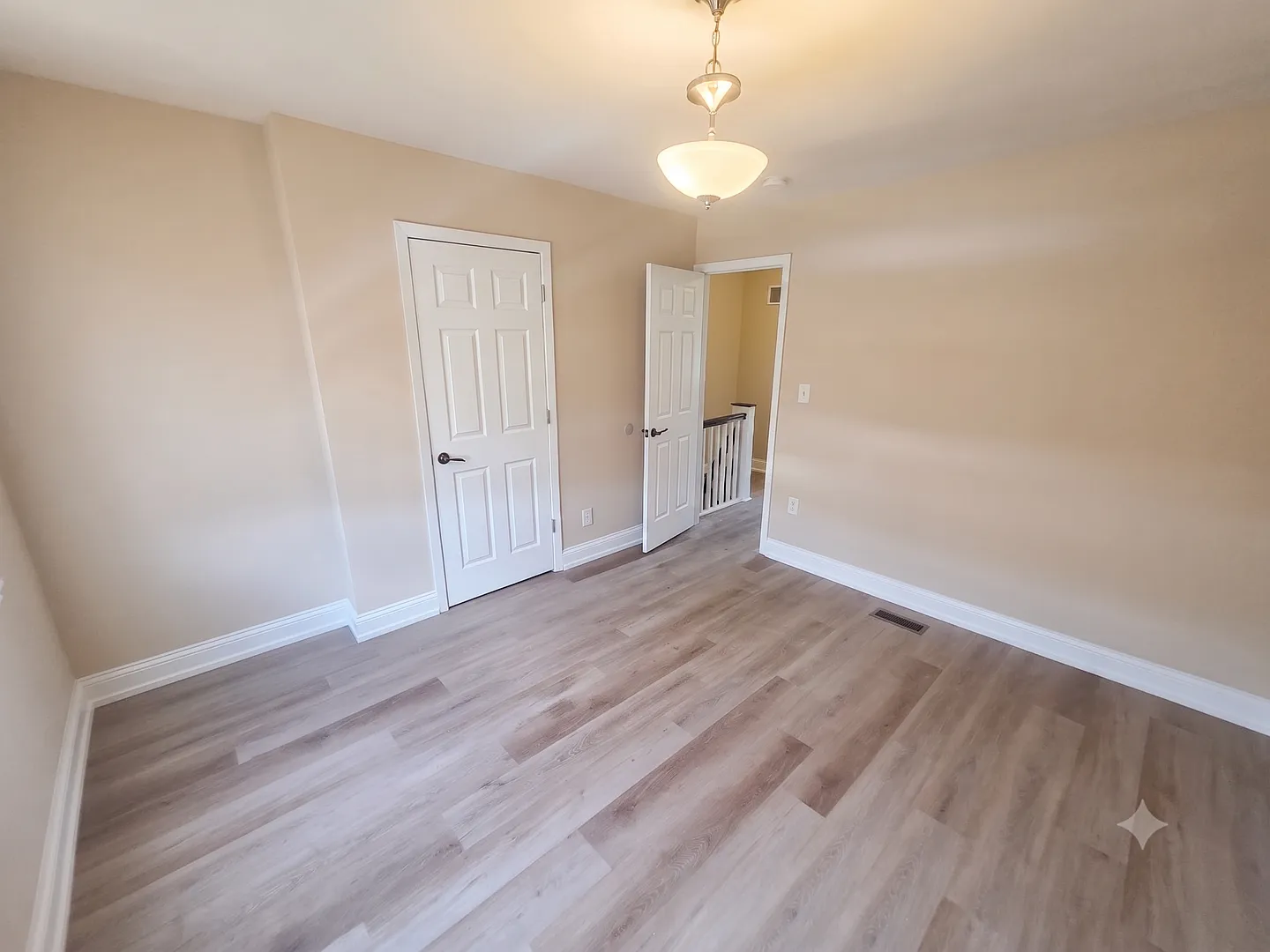 Updated Cozy 3 Bedrooms And 1.5 Bath Home Located In Northeast/Lawncrest — Photo 4