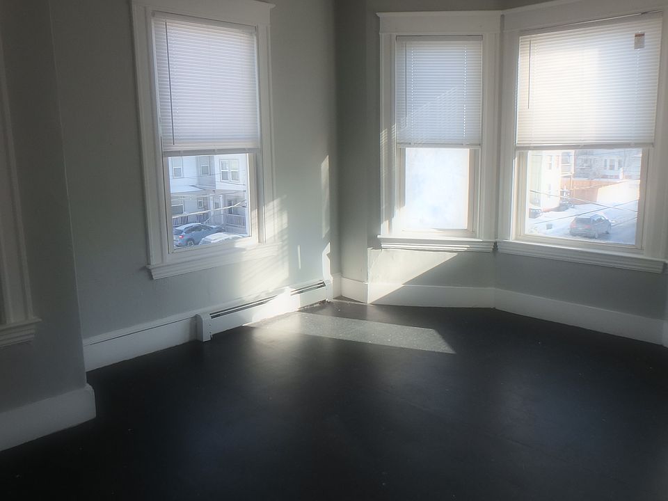 2nd image of 175 Pine St #8
