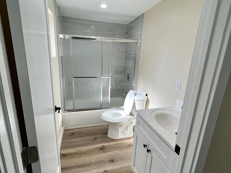 2229 S Catalina St — Photo 8