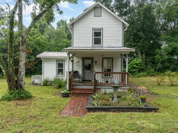 225 W Florence Ave, Deland, FL 32720