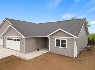 722 Roosevelt St, Baraboo, WI 53913