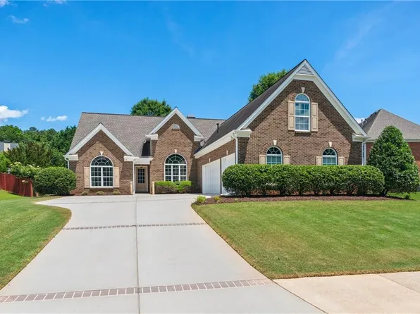 4236 Crestwood Bend Cir, Buford, GA 30518
