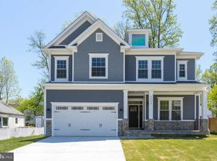 2003 Leonard Rd, Falls Church, VA 22043