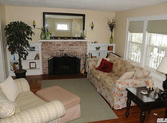 4th image of 6 Fairview Ave