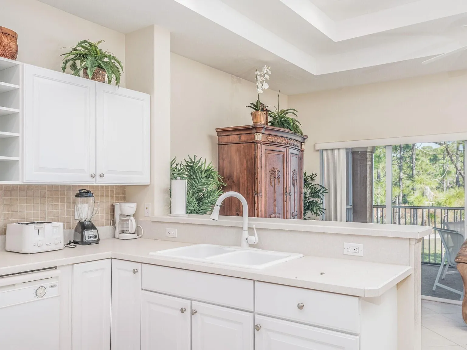 1 bed, 1.5 bath, 900 sqft, $1,750 — Photo 2