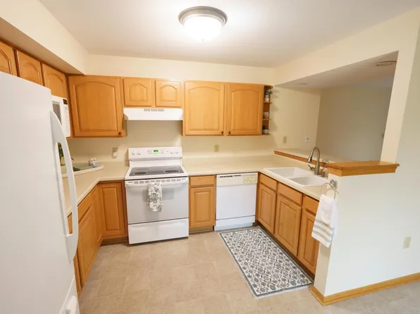 2207 North University DRIVE #2, Waukesha, WI 53188