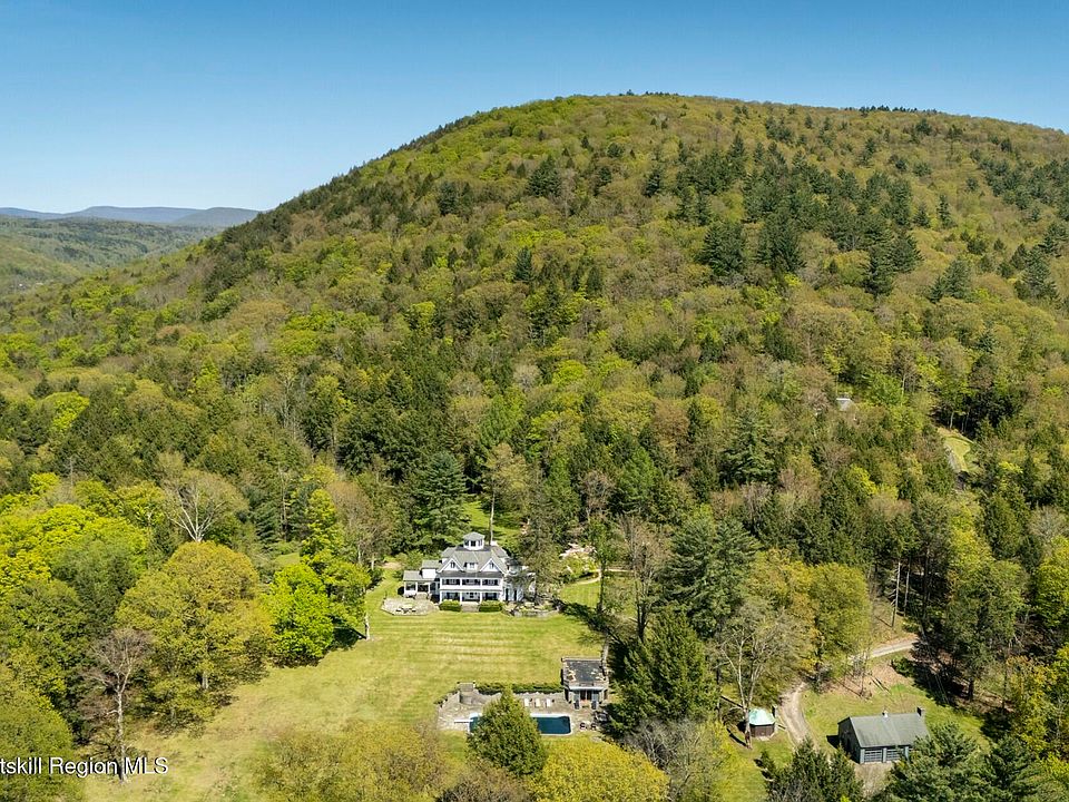 1st image of 390 Erpf Road Road
