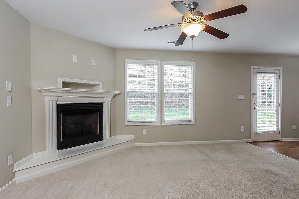4 bed, 2.5 bath, 1835 sqft, $2,215 — Photo 4