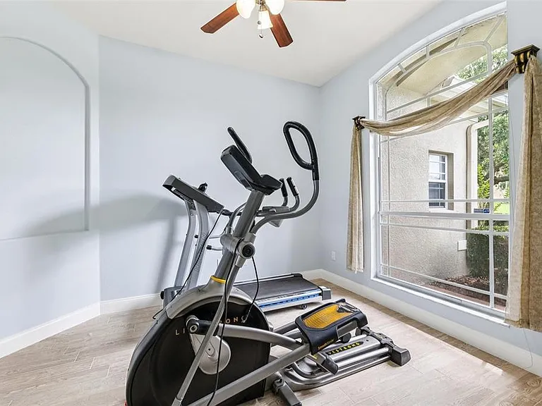 13049 Thoroughbred Dr — Photo 28