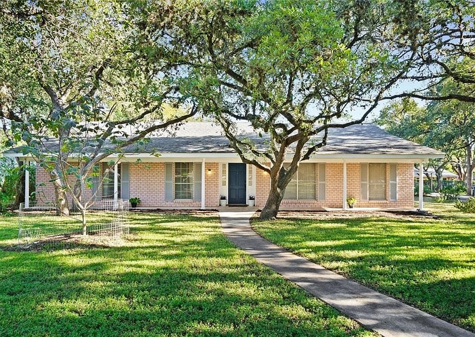 1st image of 611 Dale Dr