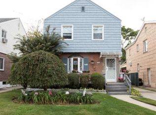 7606 173rd St, Fresh Meadows, NY 11366