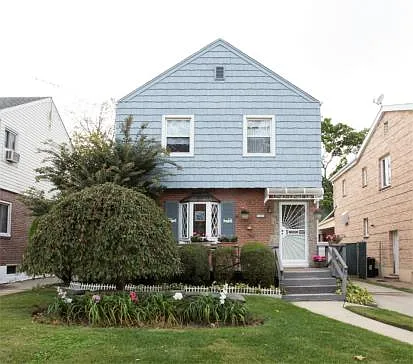 7606 173rd St photo 1
