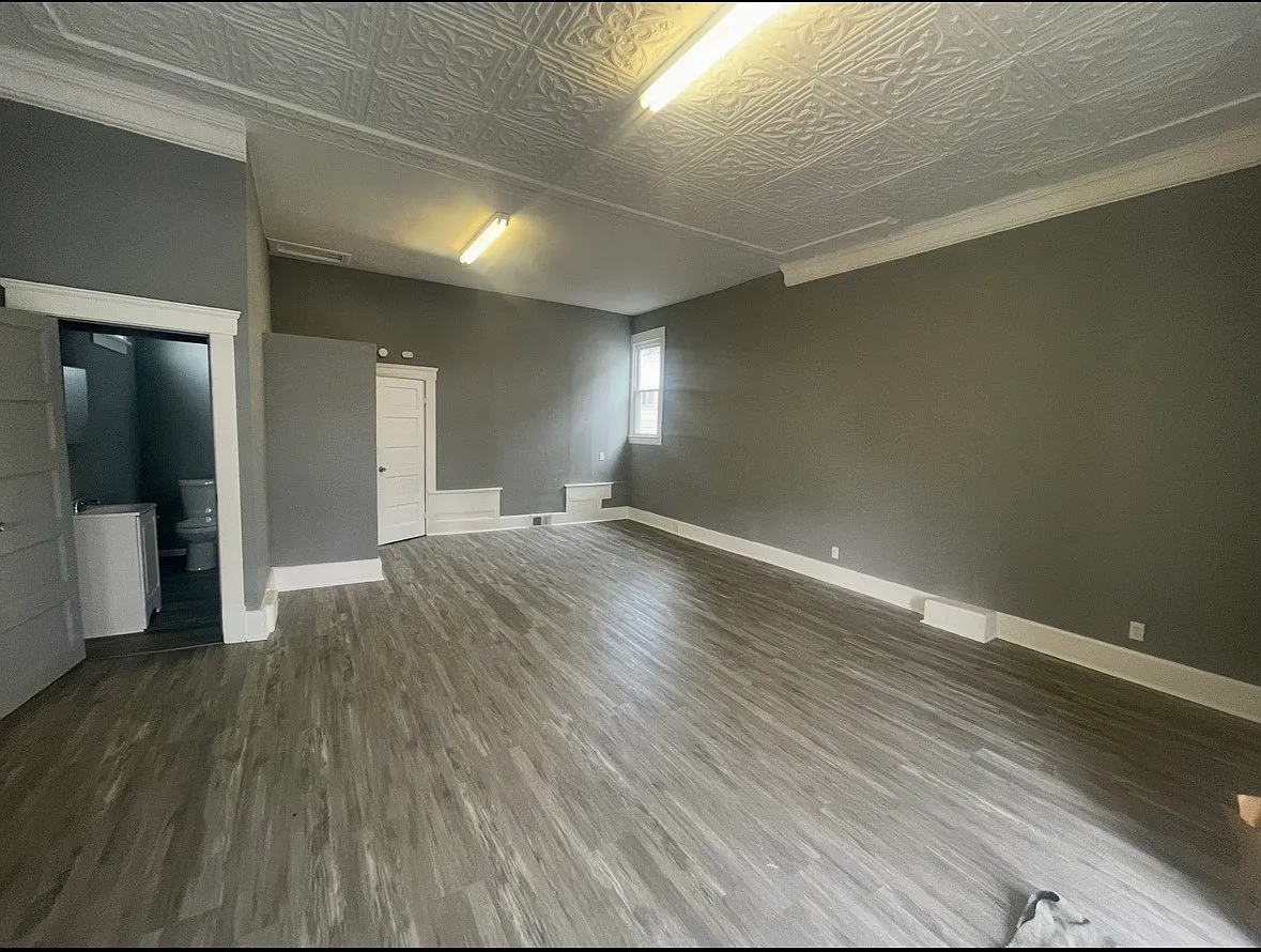 Studio, $700 — Photo 2