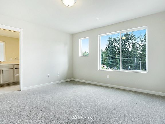 4th image of 13420 lot 16 Manor Way #D-3