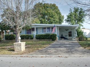 1310 Mohawk Cir, Tavares, FL 32778