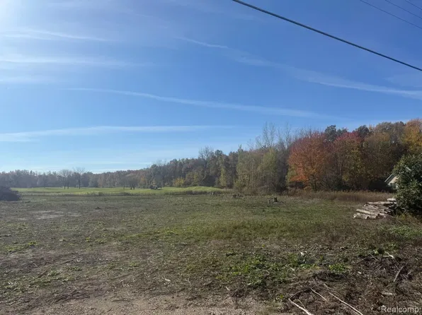 11355 Dodge Rd, Montrose, MI 48457