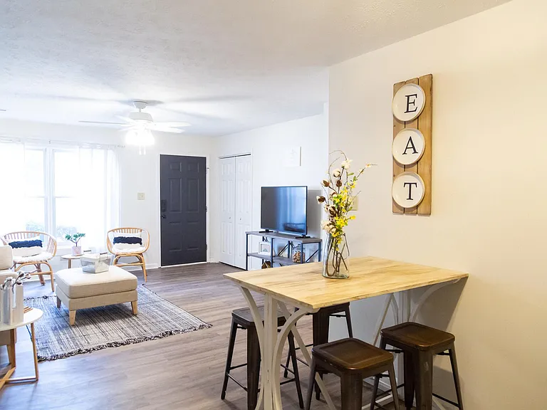 115 E Glenwood Ave #2 — Photo 6