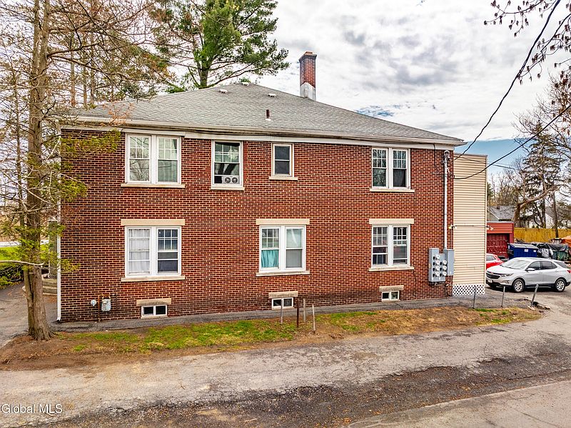 3rd image of 3290 Balltown Road
