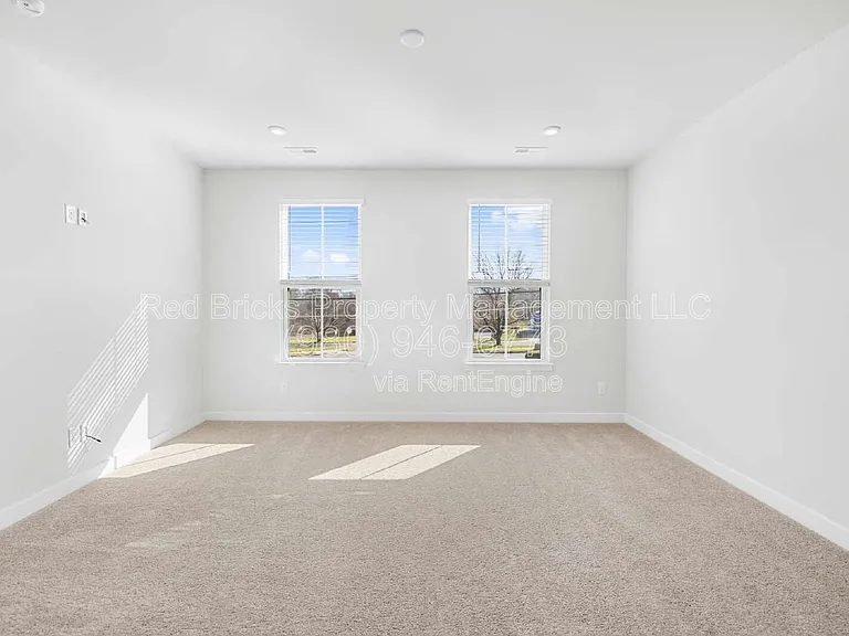 2833 Statesville Ave — Photo 5