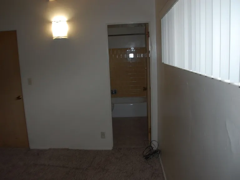277 W Alamar Ave — Photo 10
