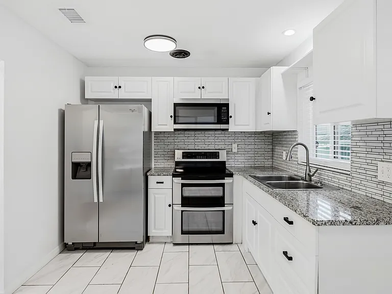 7181 49th Ave N #1 — Photo 3