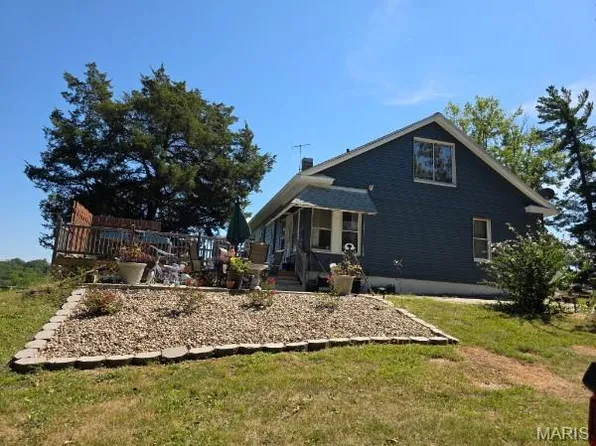 1225 Walnut St, Hannibal, MO 63401