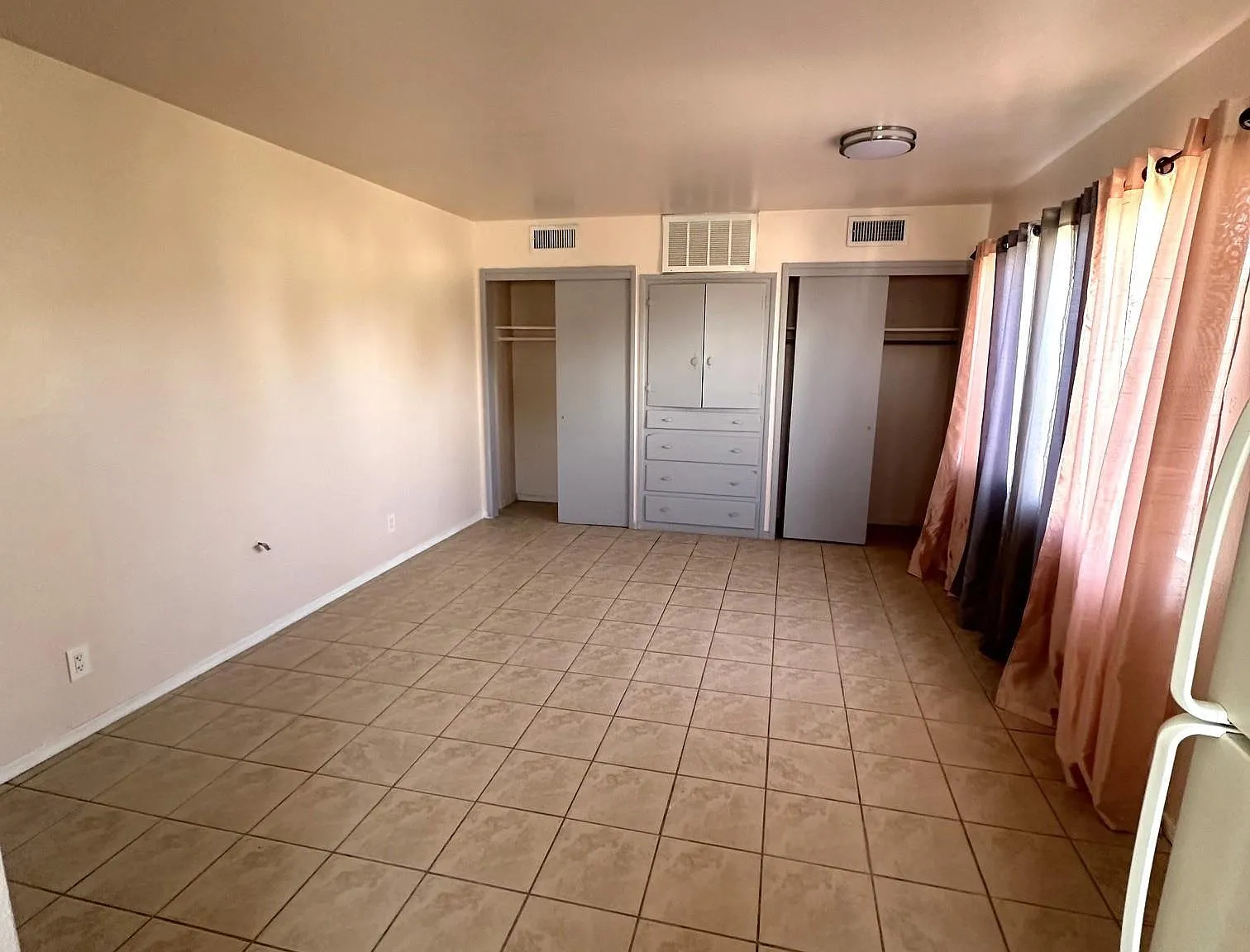 1 bed, 570 sqft, $750 — Photo 4