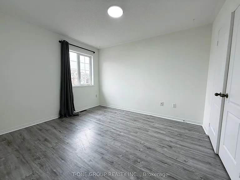 90 Bridlepath St — Photo 6