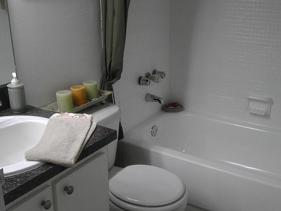 4th image of 271 NE 38th St APT C201
