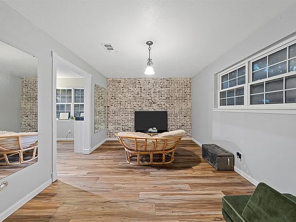 4th image of 518 Fairway Rd