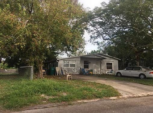 2nd image of 2182 Warwick Rd