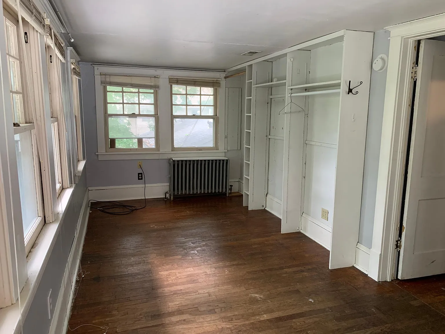 8 bed, 2.5 bath, 2997 sqft, $6,360 — Photo 3