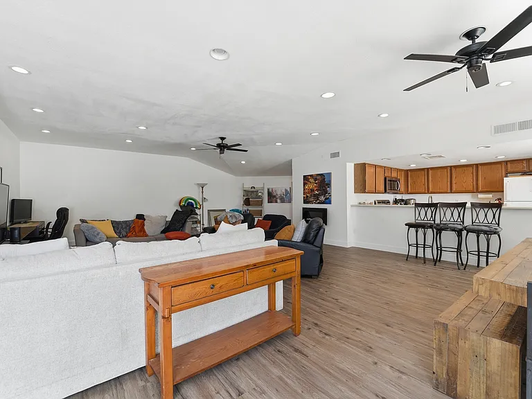 4330 N 5th Ave #105 — Photo 33