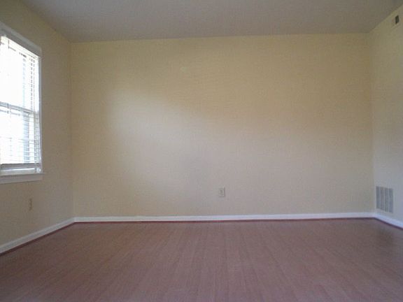 LIVING ROOM PHOTO#1