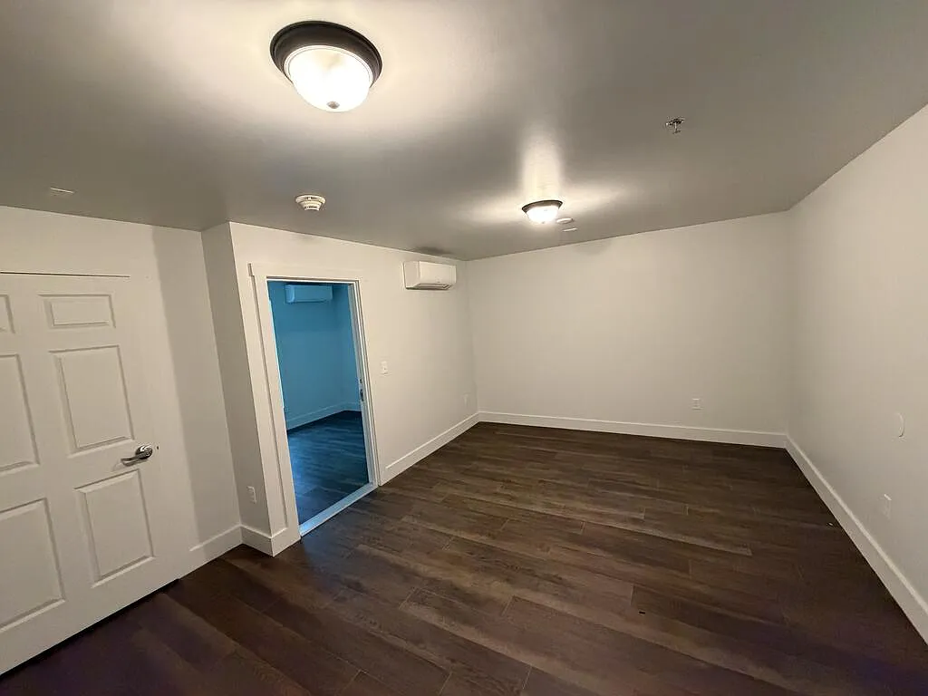 10 West Ave — Photo 3