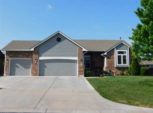 801 W Putter Ct, Andover, KS 67002
