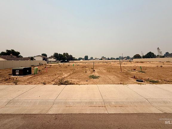 4th image of 775 S Lionheart St