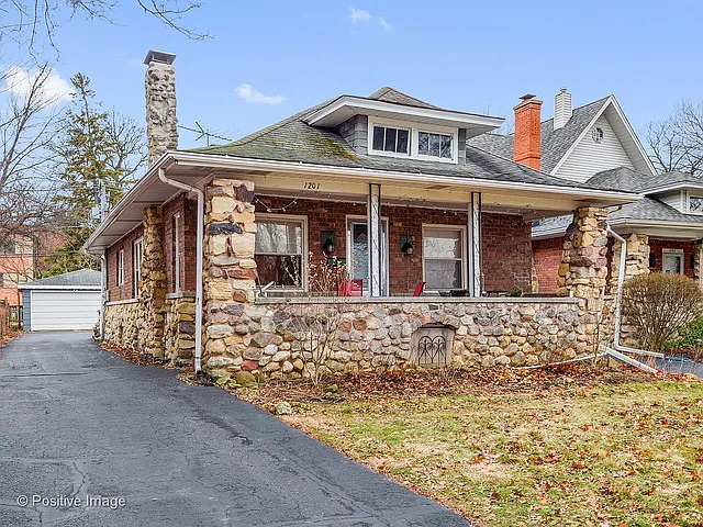 1201 Curtiss St photo 1